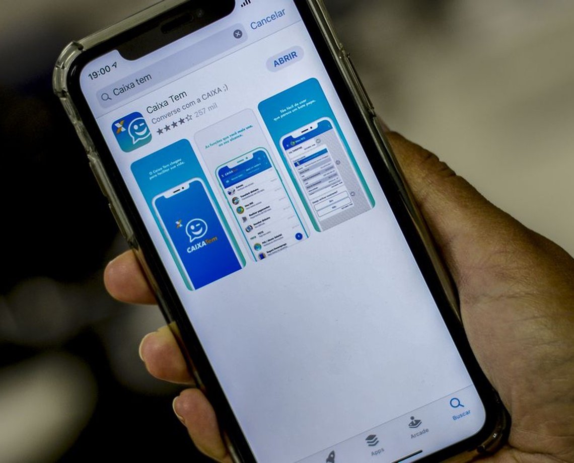 Calend&aacute;rio de saques do aux&iacute;lio emergencial ser&aacute; antecipado em 15 dias