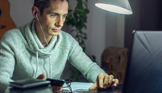 Bolsas de estudo para cursos da área de tecnologia são ofertadas por plataforma educacional