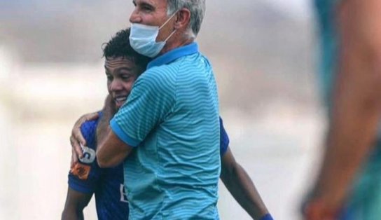 Sub-19 do Al-Hilal vence Liga Saudita e jogadores dedicam vitória ao técnico Carlos Amadeu; veja