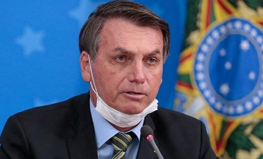 Bolsonaro diz que Fiocruz entrega mais 18 milhões de vacinas neste mês de abril