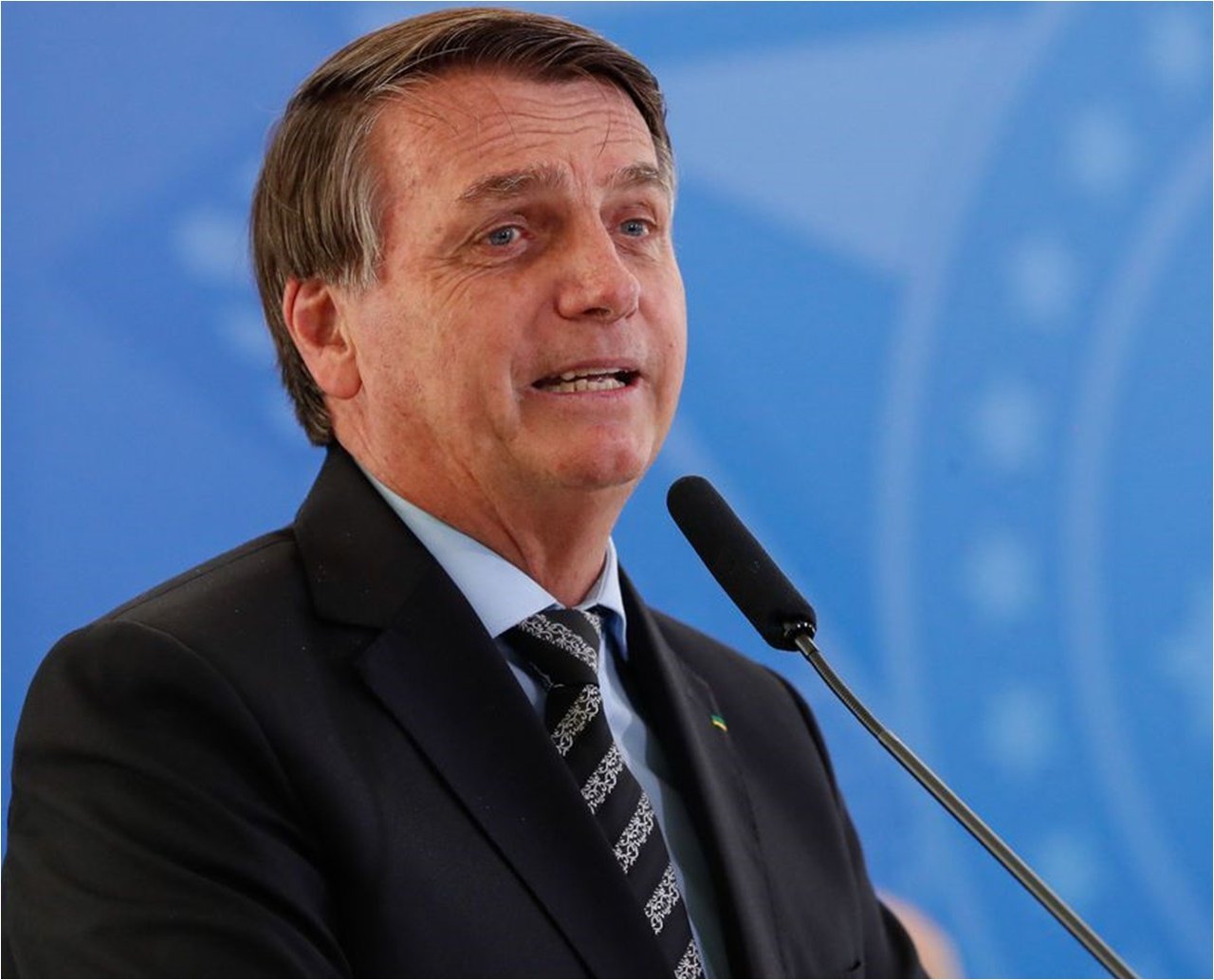 Bolsonaro diz que vai escolher partido em abril e volta a criticar ex-presidente; "o povo que vota em Lula merece sofrer"