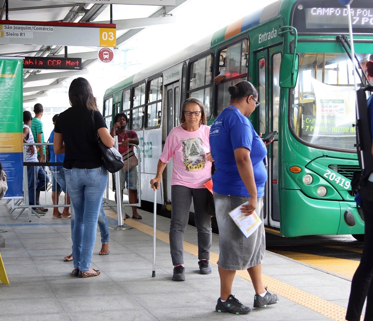 Acompanhe ao vivo a reunião que pode encerrar clima de incerteza no transporte público de Salvador 