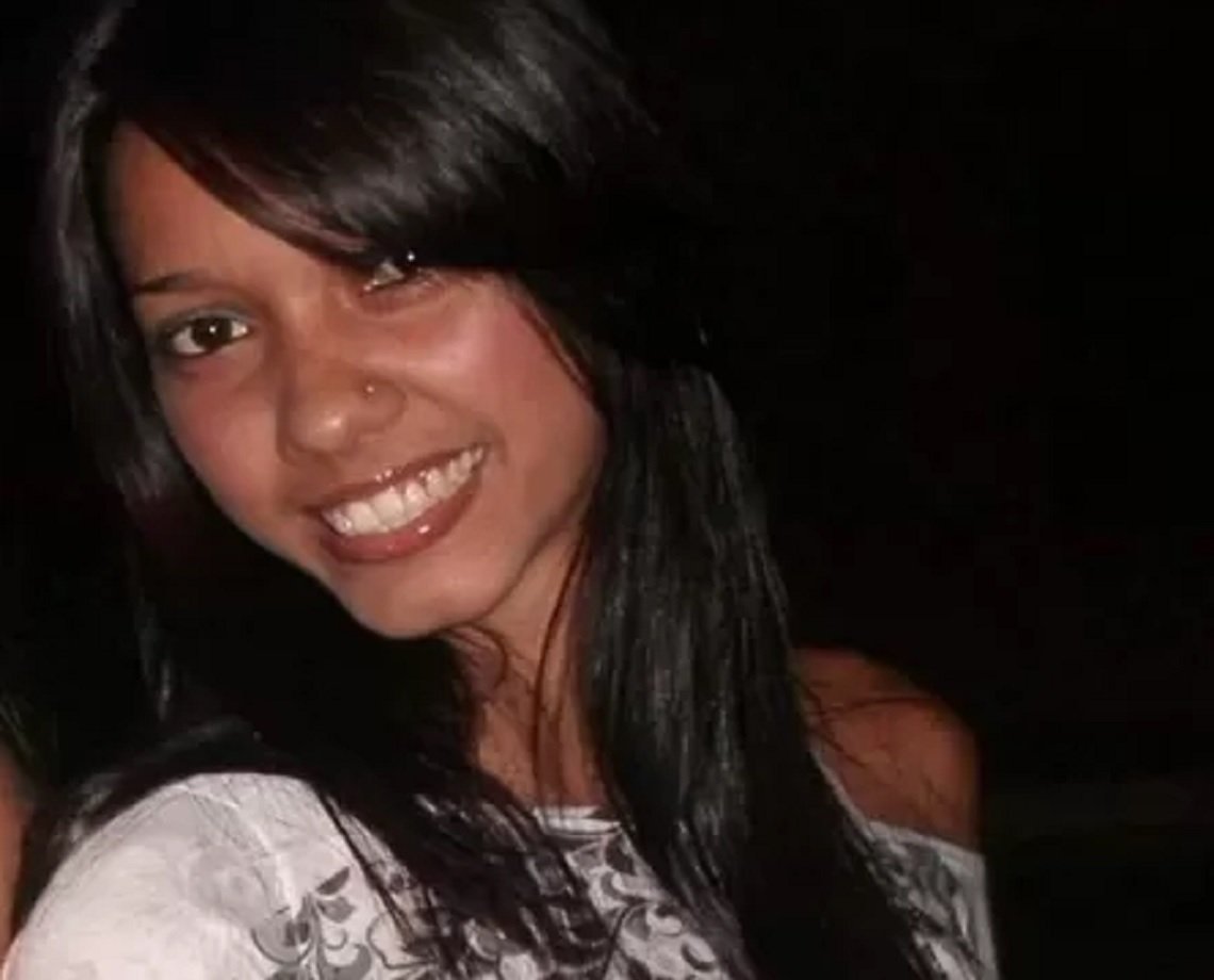 Mulher é morta a facadas no dia do próprio aniversário; marido é principal suspeito