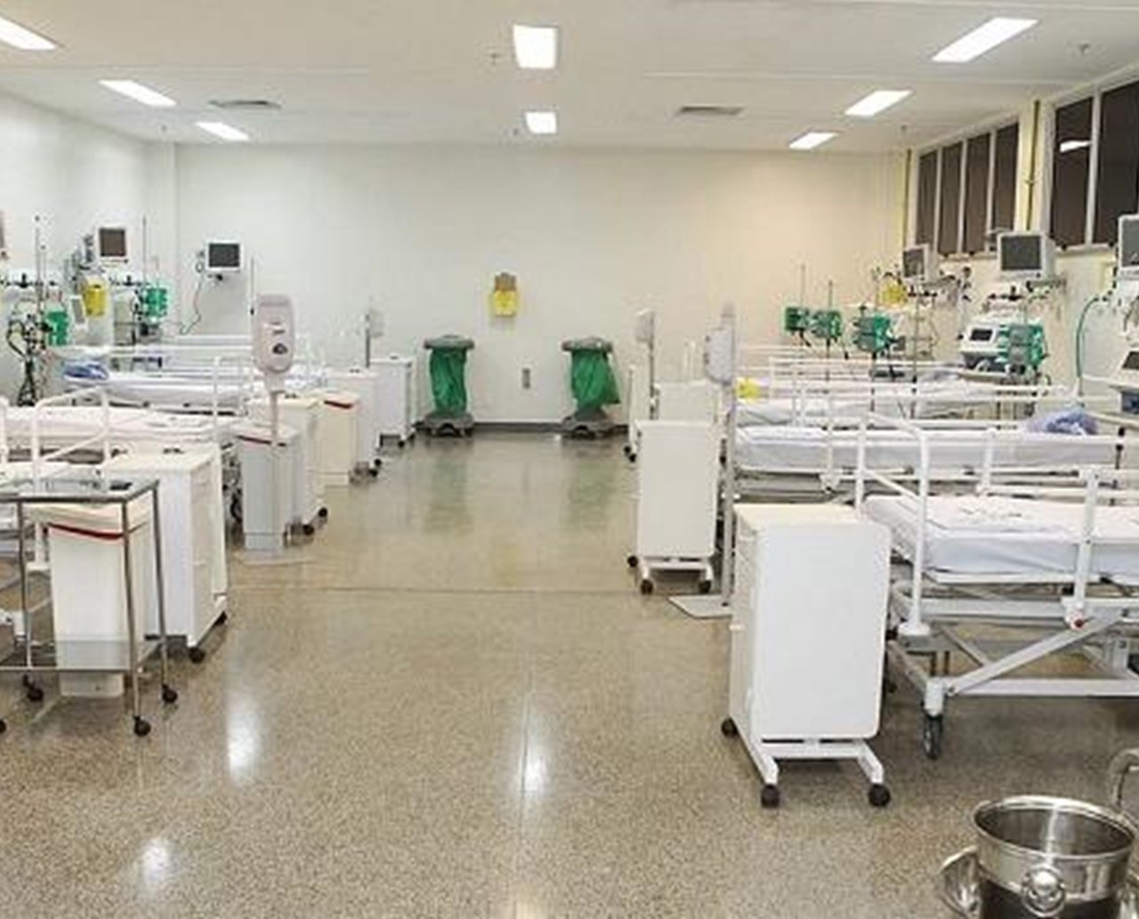 Além da Covid-19, Brasil teve 55 mil mortes acima do previsto em 2020; crise no sistema de saúde assusta população e médicos