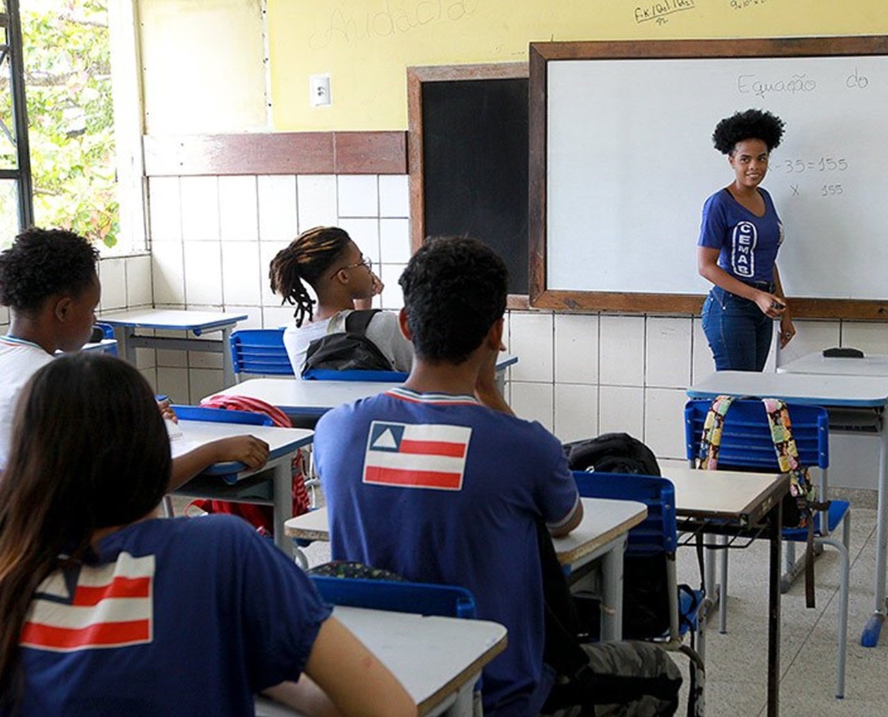 Câmara dos Deputados aprova lei que torna aulas presenciais como essenciais durante a pandemia