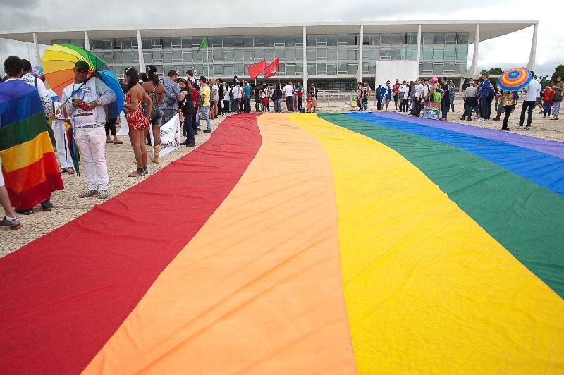 Travestis e transexuais poderão usar o nome social no Enem 2015