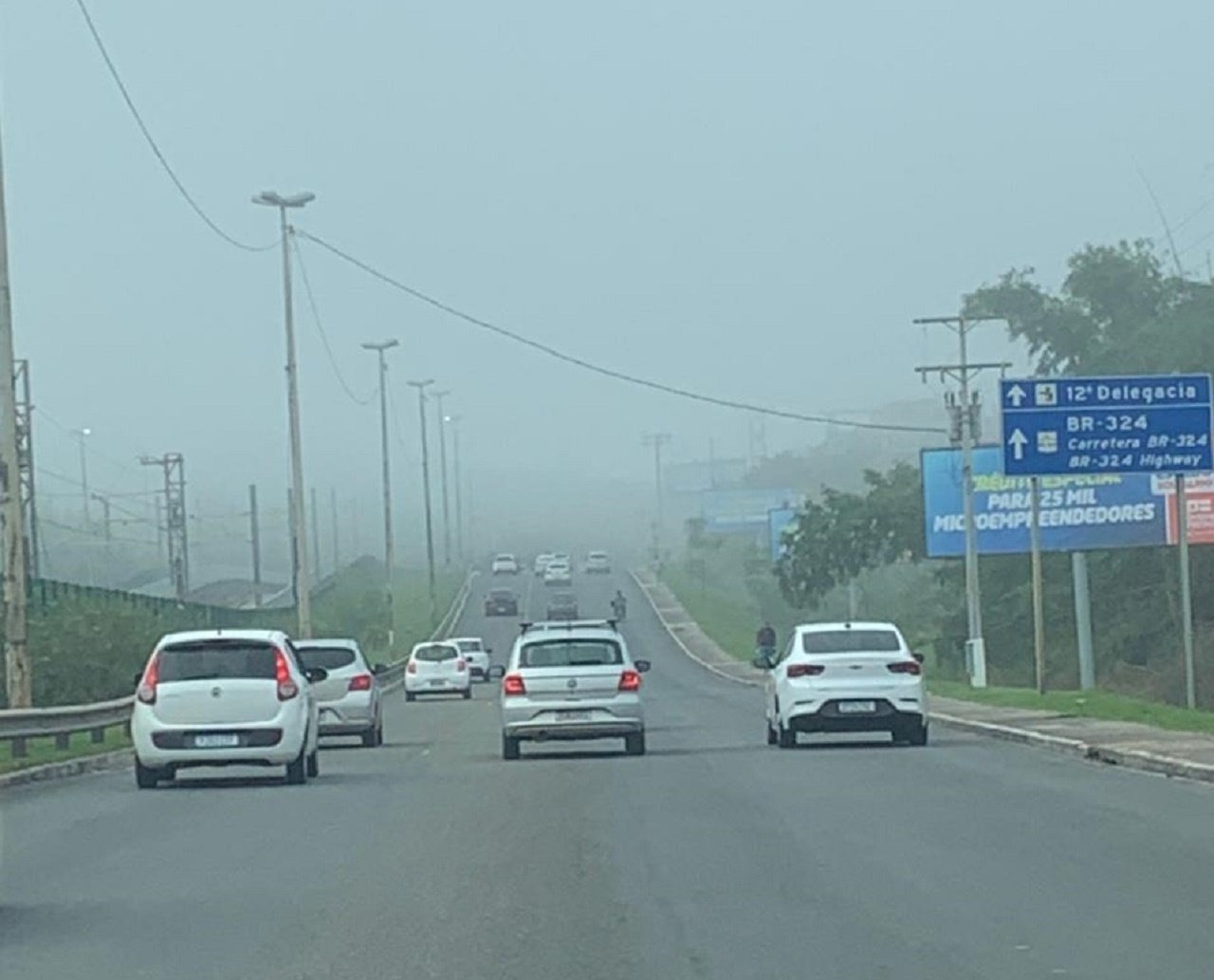 Neblina encobre céu de Salvador e surpreende moradores da cidade nesta quinta-feira