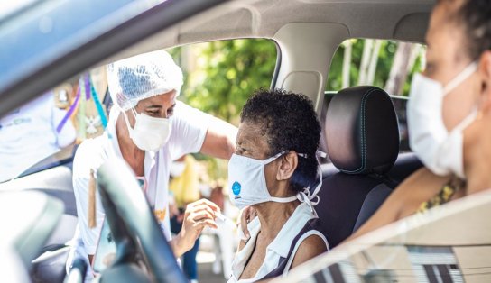 Pacientes de hemodiálise devem procurar postos de saúde para tomar segunda dose da vacina anti-Covid-19 em Salvador