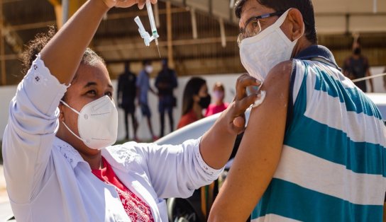 Lauro de Freitas volta a suspender vacinação contra a Covid-19 por falta de doses