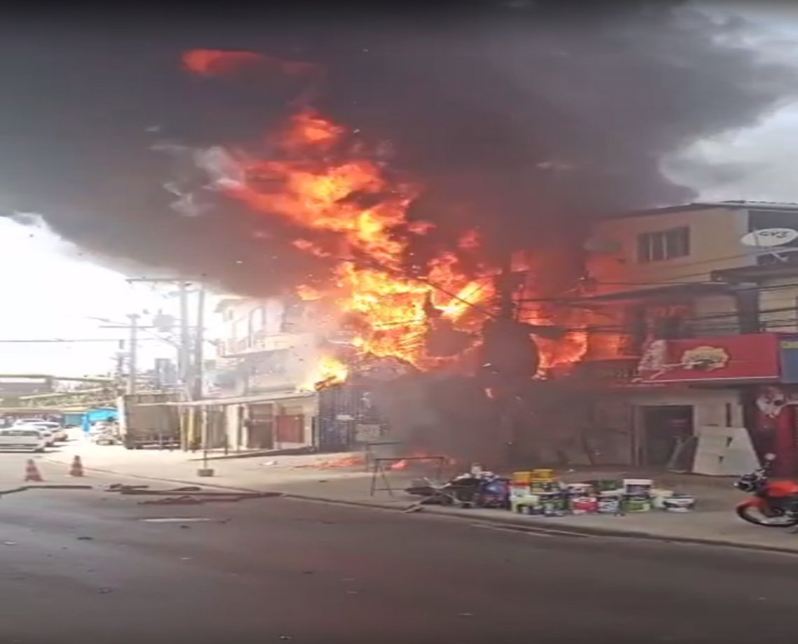 Idoso morre após inalar fumaça em incêndio que destruiu loja em São Cristóvão; empresa se pronuncia 