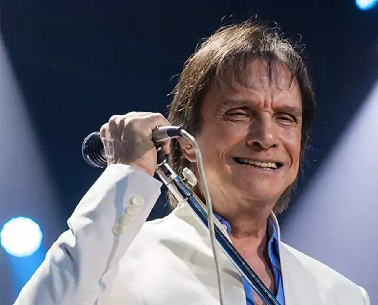 Roberto Carlos fará show na Praia do Forte em junho de 2022, anuncia Projeto Emoções 