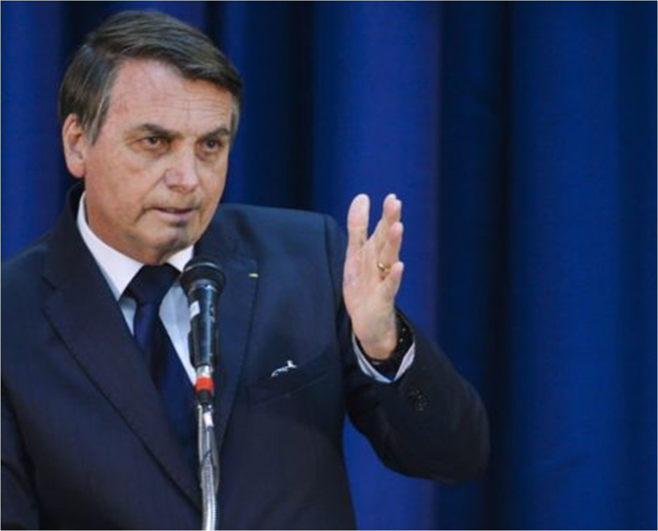 Bolsonaro diz que pretende aumentar valor médio do Bolsa Família para R$ 250