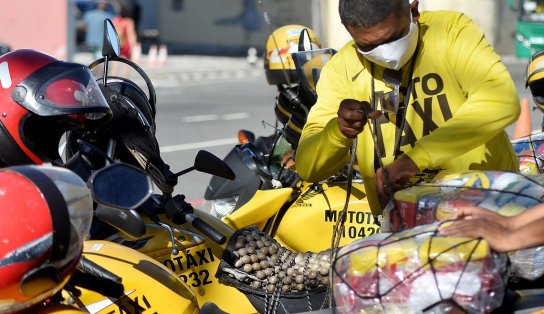 Prefeitura de Salvador entrega cestas básicas a mototaxistas a partir da próxima segunda