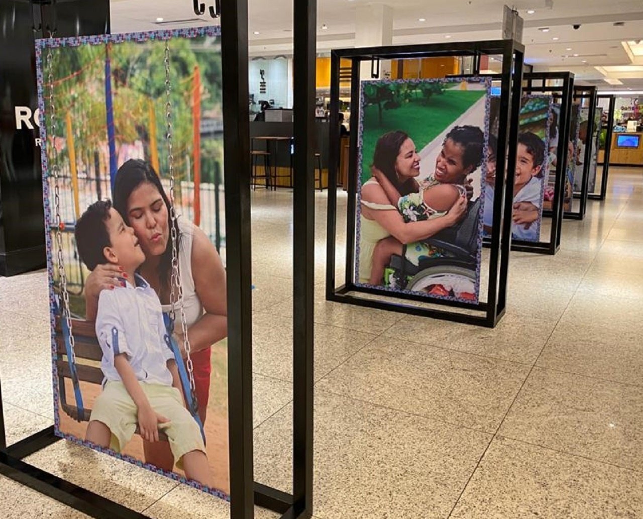 Mãe de Vênus: exposição fotográfica homenageia mães de autistas em Salvador