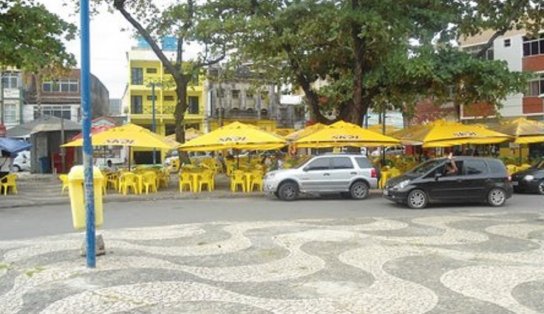 Com bebida alcoólica liberada no fim de semana, bairro mais boêmio de Salvador passa por desinfecção nesta sexta-feira