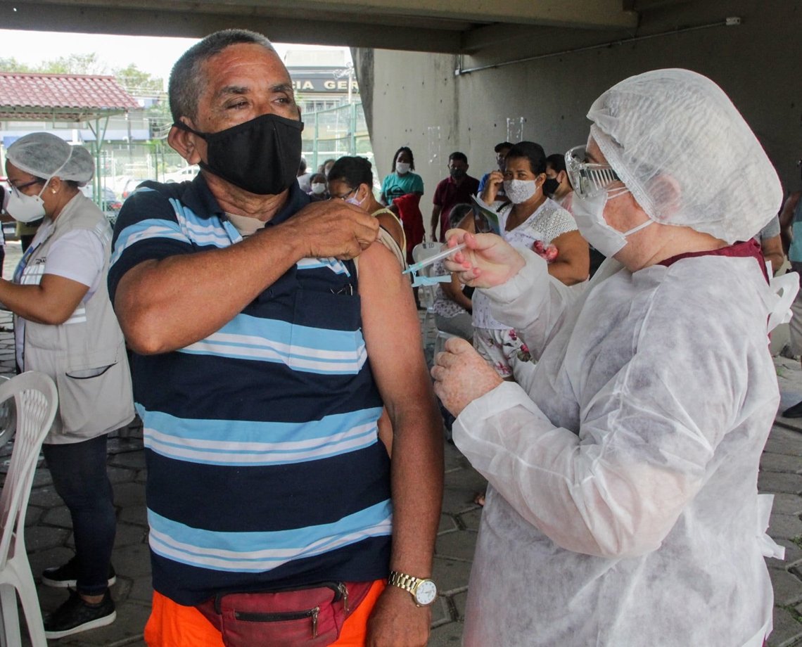 Mais de 1.300 cidades ficaram sem segunda dose de vacinas contra a Covid-19 para a população nesta semana