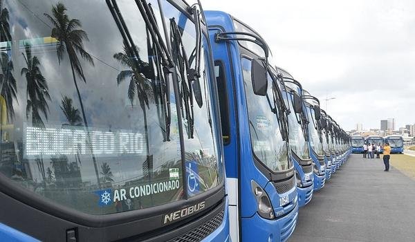 Protesto de rodoviários impede saída de ônibus da garagem da CSN nesta segunda-feira; entenda