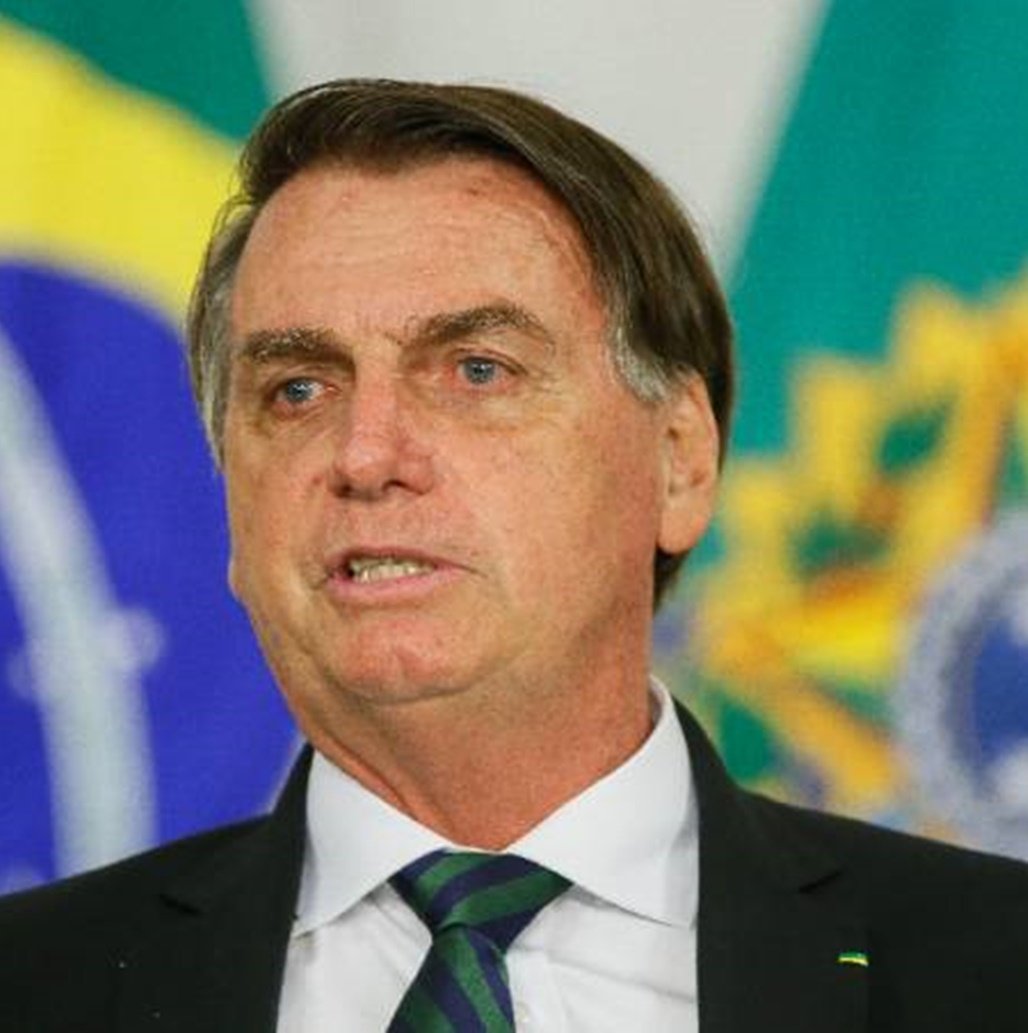 Bolsonaro parabeniza ação com 28 mortos no Rio; "traficantes que matam, roubam e destroem famílias" 