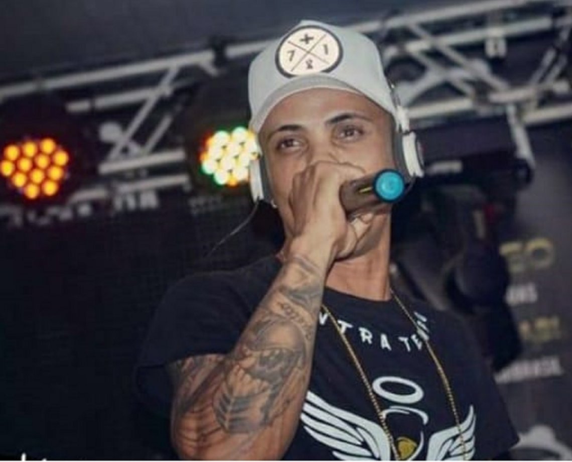 Cantor de pagode é morto com pelo menos 12 tiros em Salvador; vítima deixa filha bebê