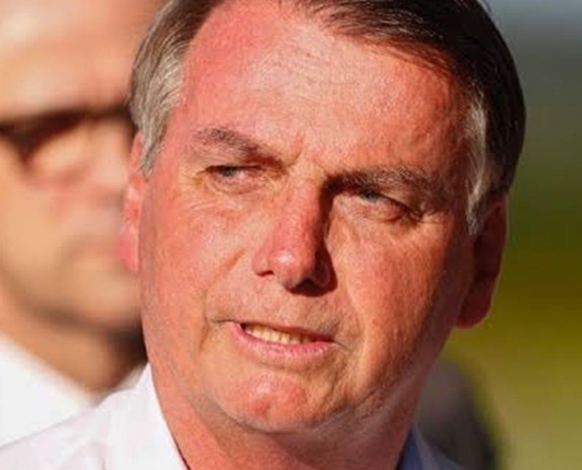 “Vou dar uma sugestão ao Renan: faça a CPI do leite condensado”, ironiza Bolsonaro