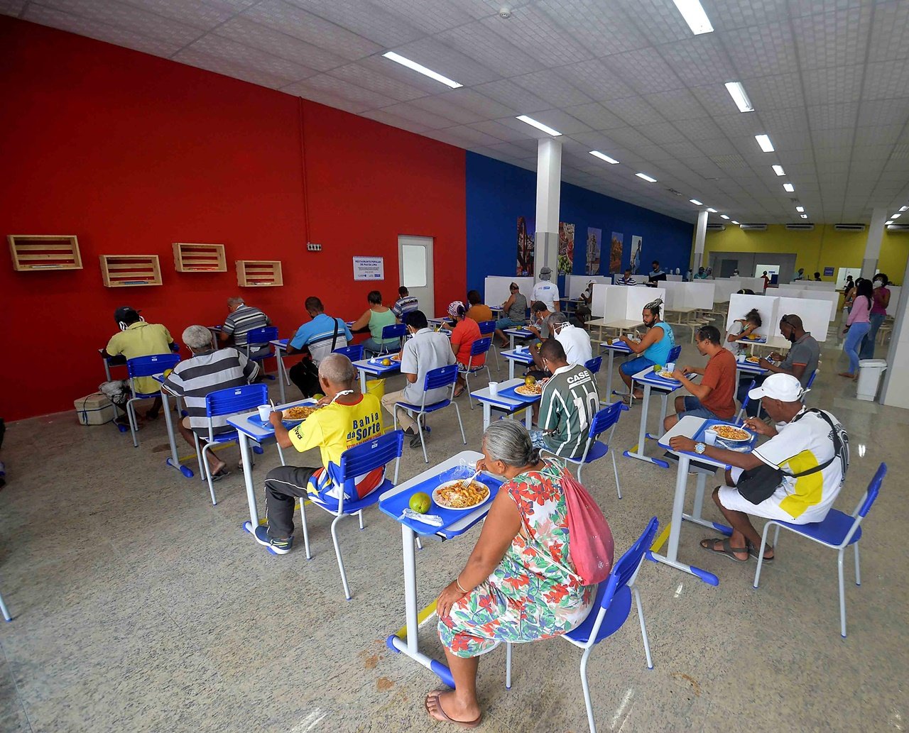 Restaurantes populares de Salvador reabrem refeitórios e retomam cursos profissionalizantes a partir desta quinta