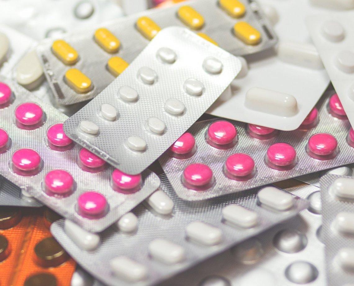 Senado aprova projeto que suspende reajuste de medicamentos; texto vai &agrave; C&acirc;mara