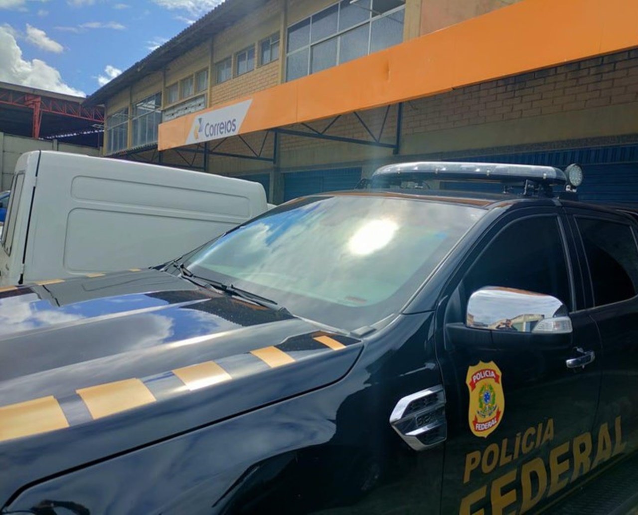 PF investiga esquema de comercialização e utilização de selos falsificados em agência dos Correios Franqueada, em Salvador 