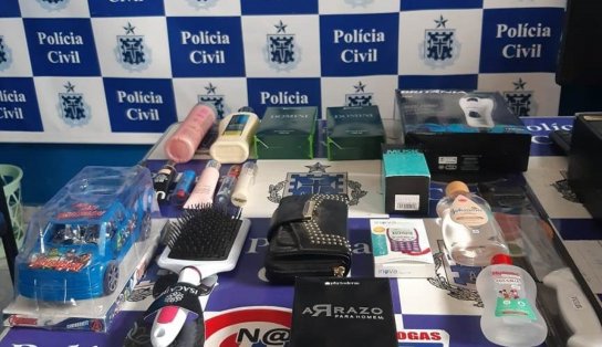 Homem procurado por furtar roupas, acessórios e perfumes em estabelecimentos é preso pela polícia