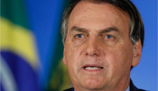 “Tem alguns idiotas que até hoje ficam em casa”, diz Bolsonaro sobre isolamento social