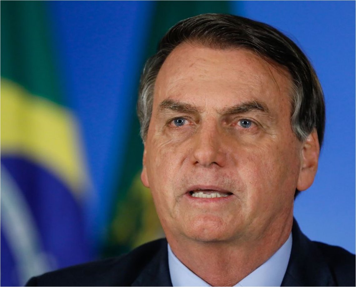 “Tem alguns idiotas que até hoje ficam em casa”, diz Bolsonaro sobre isolamento social