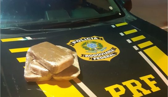 Mulher é presa tentando fazer entrega de 5 kg de cocaína no interior da Bahia