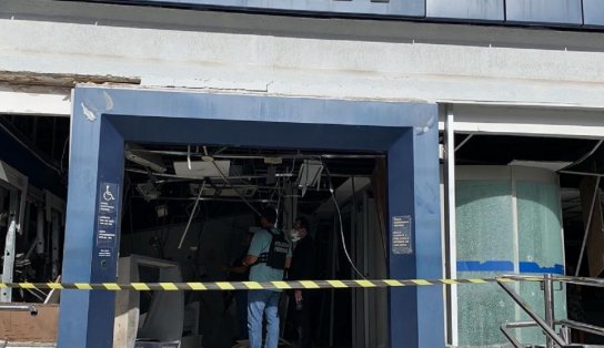 Moradores de Pau da Lima  vivem clima de pânico durante ataque que destruiu agência bancária na madrugada desta terça