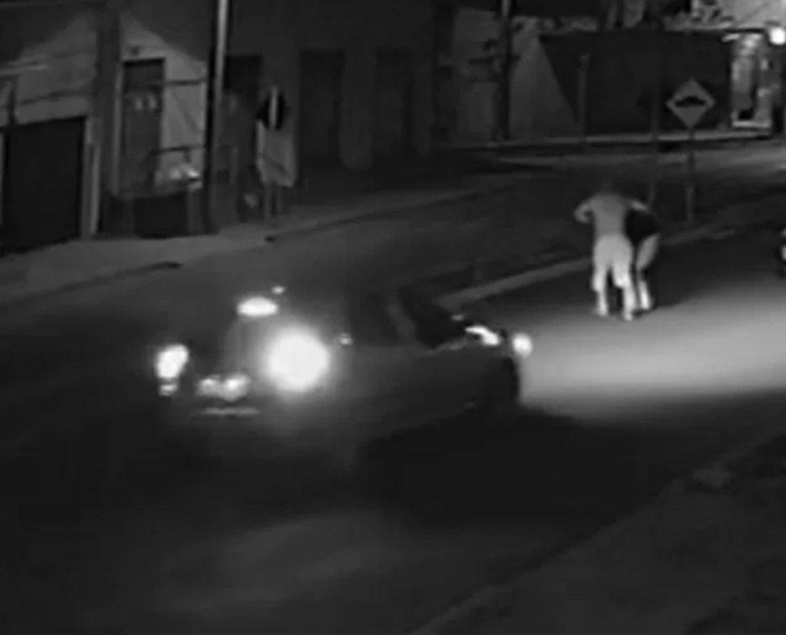 Tentando fugir de estupro, mulher se joga na frente de carro em Goiás