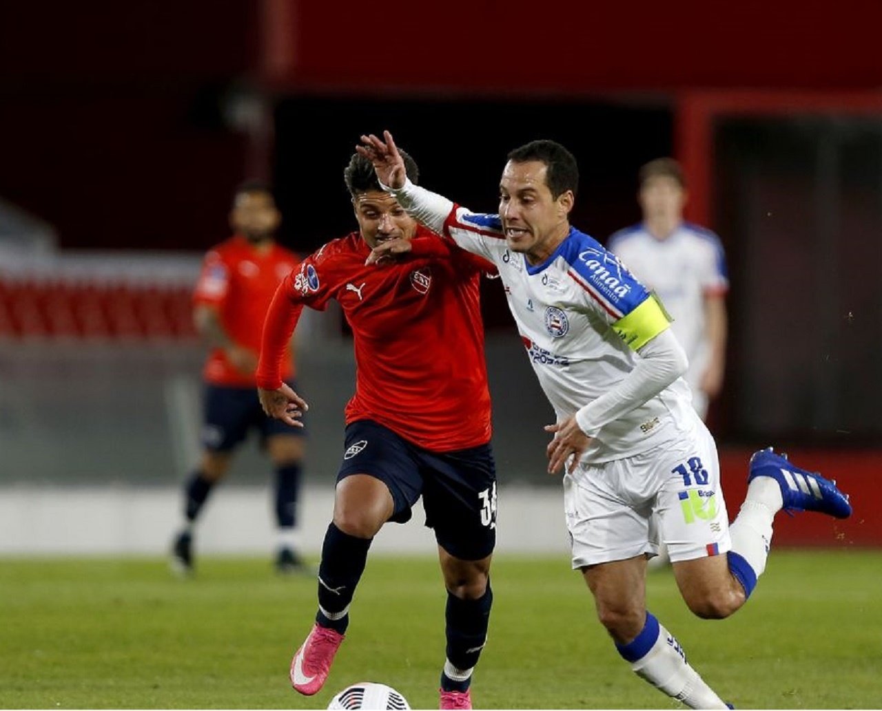 Bahia vacila, dá gol de graça ao Independiente e tem possibilidade improvável de classificação na Sul-Americana