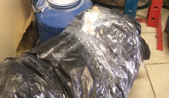 Polícia acha laboratório do Comando Vermelho e apreende 50 quilos de cocaína em Camaçari