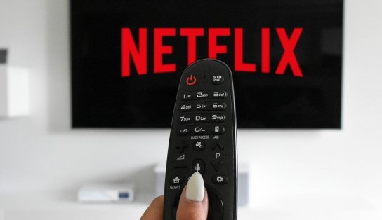 Câmara aprova MP que iguala encargos de internet e de serviço móvel; texto ainda isenta serviços de streaming como a Netflix de tributo