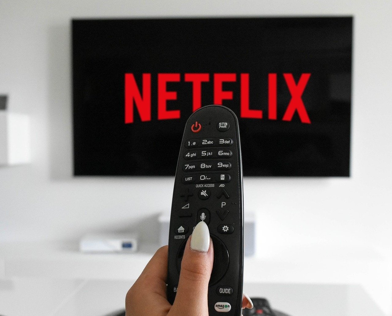 Câmara aprova MP que iguala encargos de internet e de serviço móvel; texto ainda isenta serviços de streaming como a Netflix de tributo