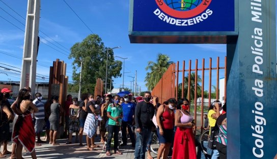 Fila da esperança e paciência: postos para vacina têm imensas filas em Salvador; veja movimentação 