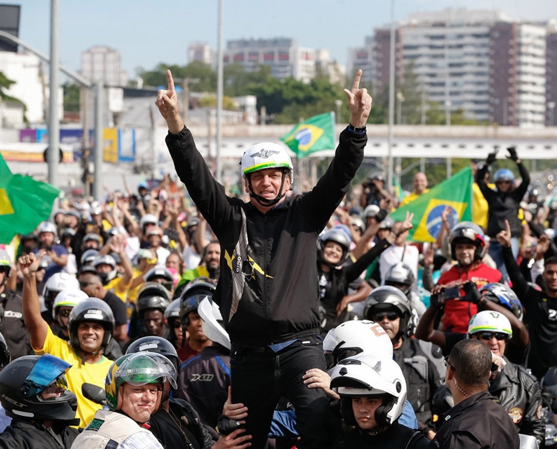 "Quem fizer uma análise do que aconteceu no Brasil nos últimos 20 anos, duvido que erre no ano que vem", diz Bolsonaro