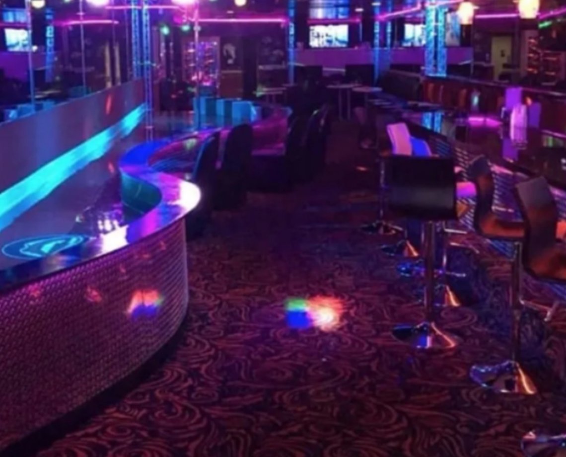 Tiroteio em casa de shows da Flórida deixa 2 mortos e mais de 20 feridos