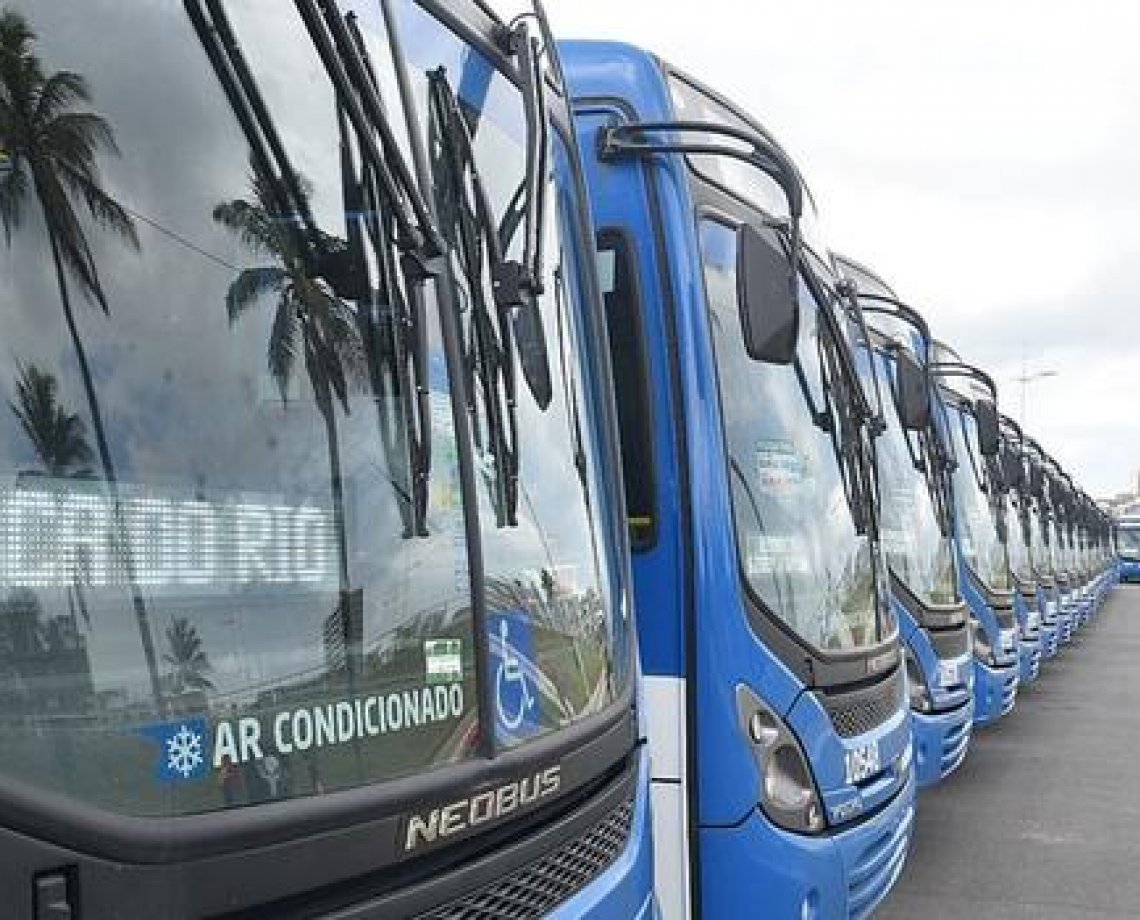 Falta de pagamento faz banco "tomar" 60 ônibus da CSN, que deixam de circular em Salvador 