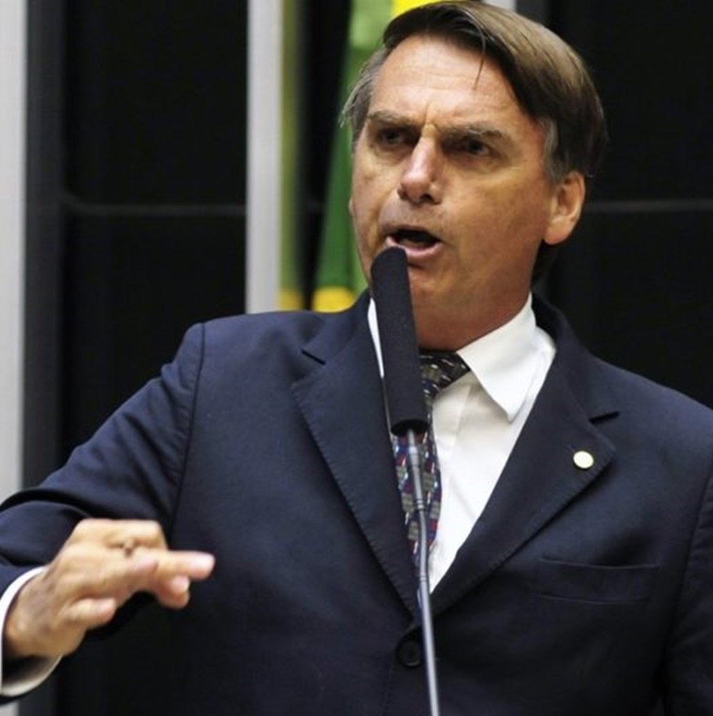 "No que depender de mim, haverá Copa América", diz Bolsonaro