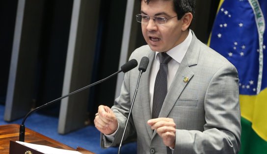 Vice-presidente da CPI da Covid revela que governo brasileiro ignorou mais de 50 e-mails da Pfizer