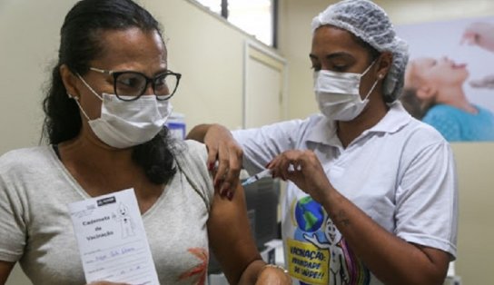 Aplicação de 2ª dose da vacina contra a Covid-19 é antecipada em Salvador nesta segunda-feira; confira 