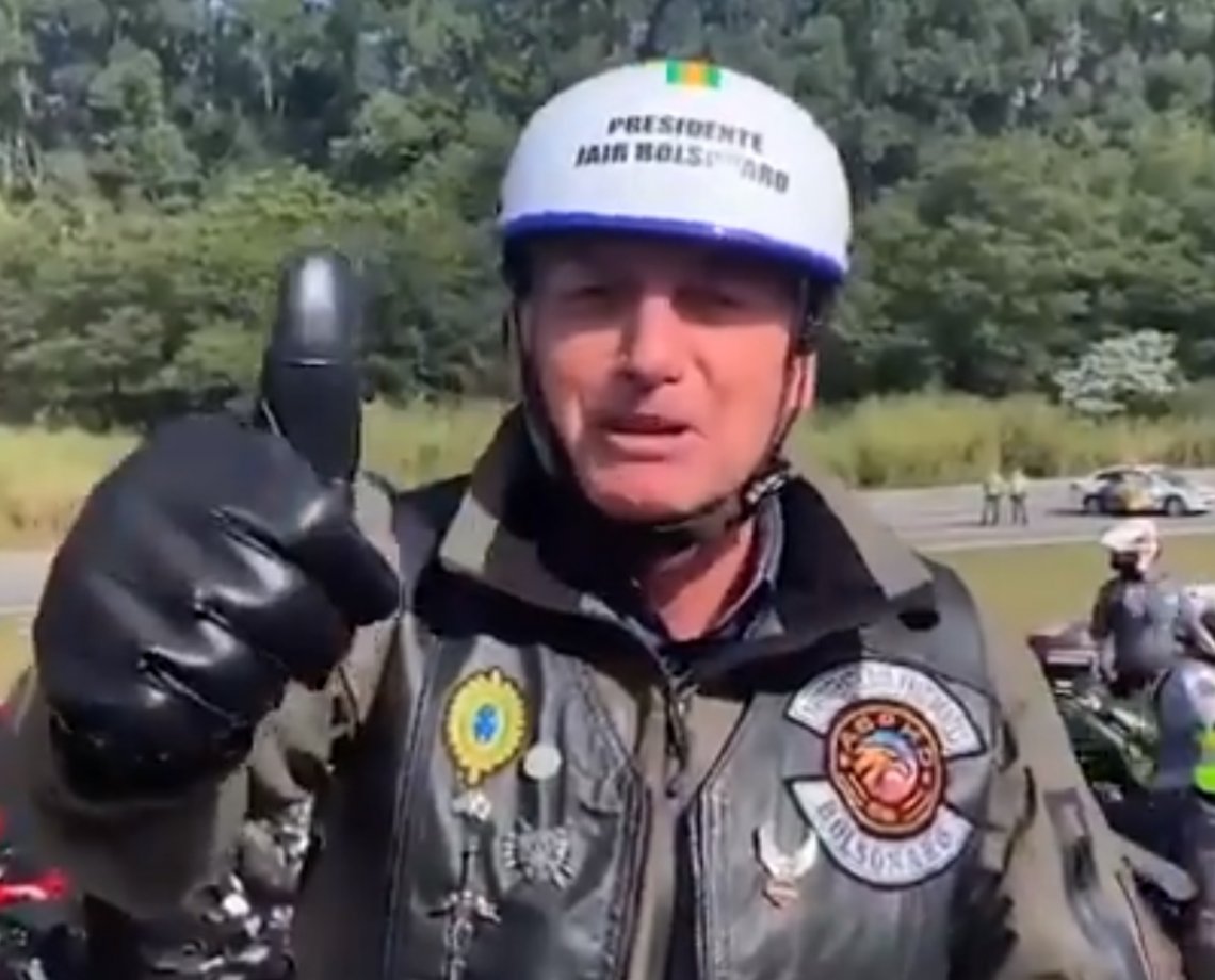 Bolsonaro é multado por não usar máscara durante ato com motociclistas pelas ruas de São Paulo