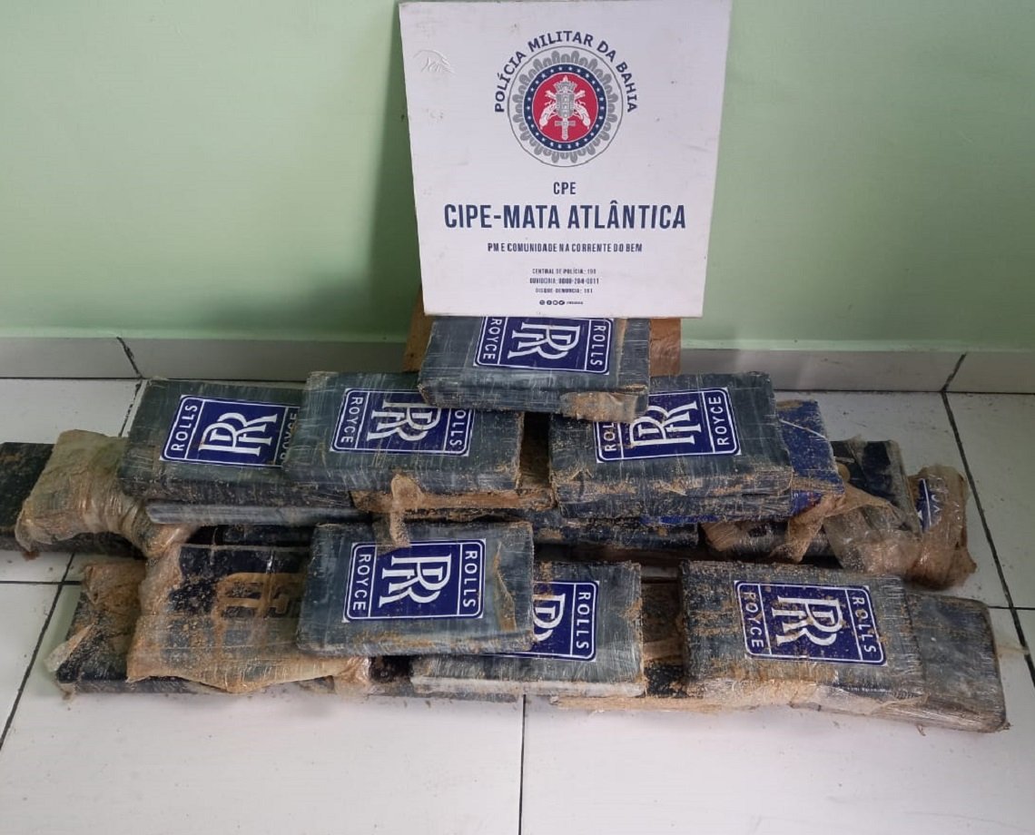 Outra mala de cocaína é encontrada em praia da Bahia; material é avaliado em R$ 1 milhão