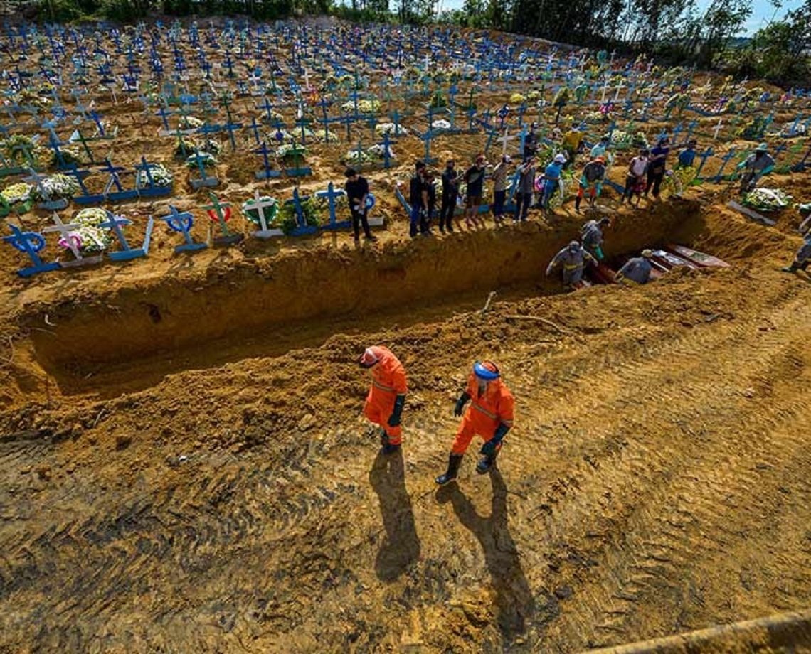 Brasil chega a 490 mil vidas perdidas em decorrência da Covid-19