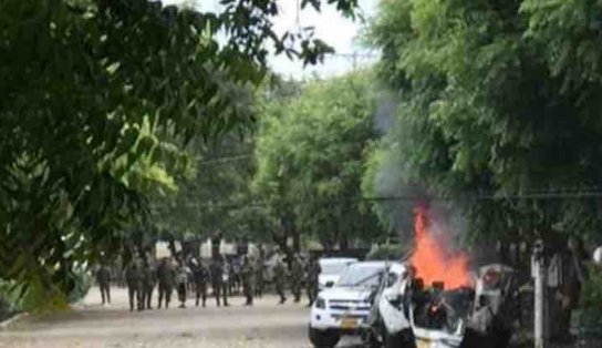 Carro-bomba explode em batalhão do Exército e deixa mais de 30 feridos, na Colômbia