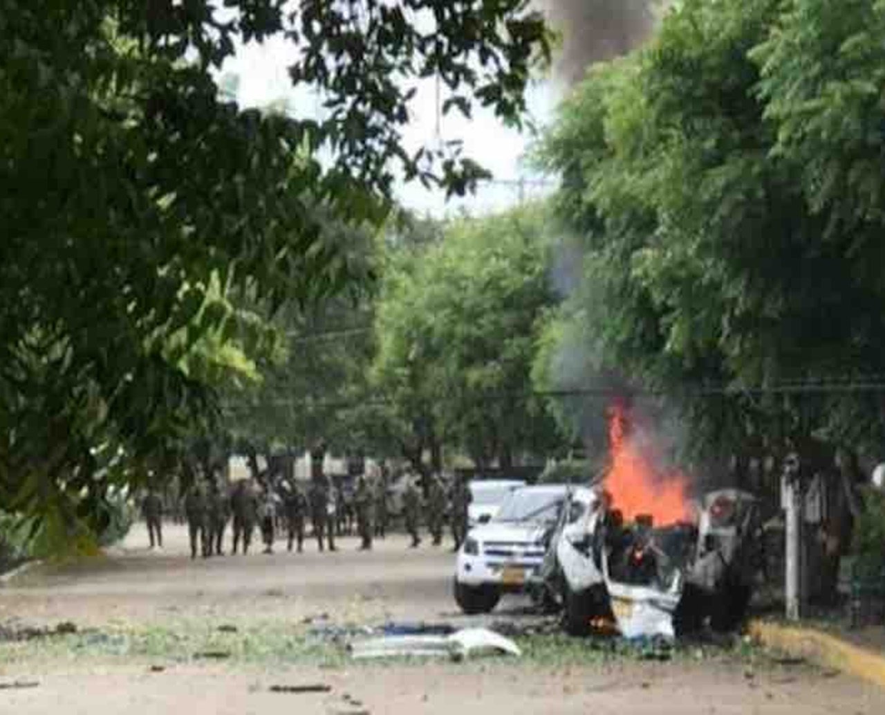 Carro-bomba explode em batalhão do Exército e deixa mais de 30 feridos, na Colômbia