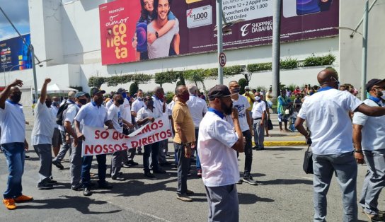 Rodoviários demitidos pela CSN reivindicam pagamentos e fazem novo protesto na Av. ACM